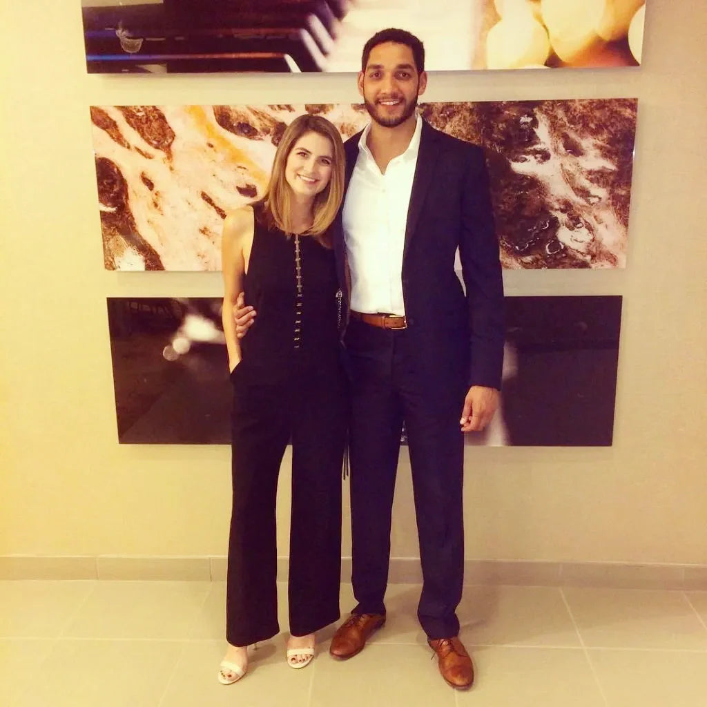 The Fascinating World of Kaitlan Collins: Uncovering the Secrets of Her Married Life and Stunning Moss Agate Rings