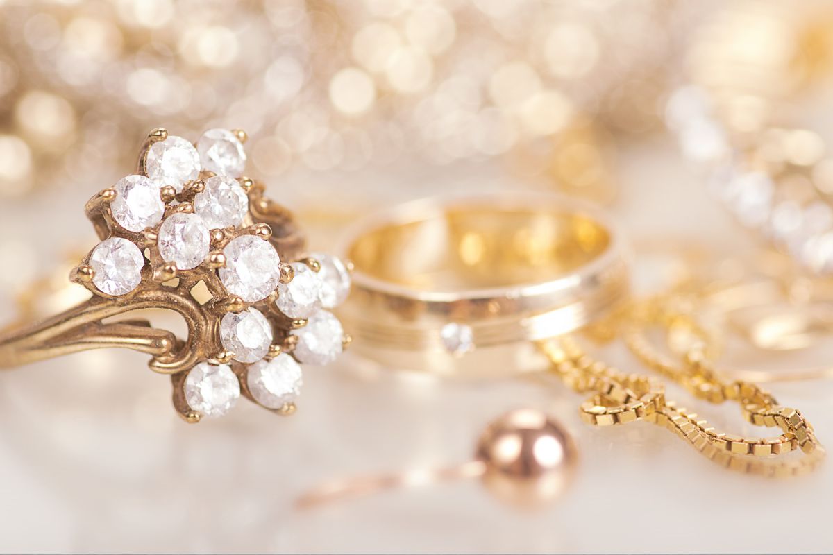 How to Choose the Perfect Bridal Jewelry for Your Wedding Theme